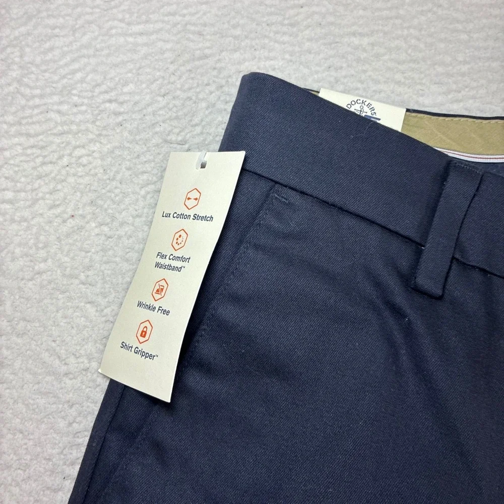 Dockers Signature Khaki Chino Pants Men 29x30 Blue Slim Lux Cotton Stretch NWT‎